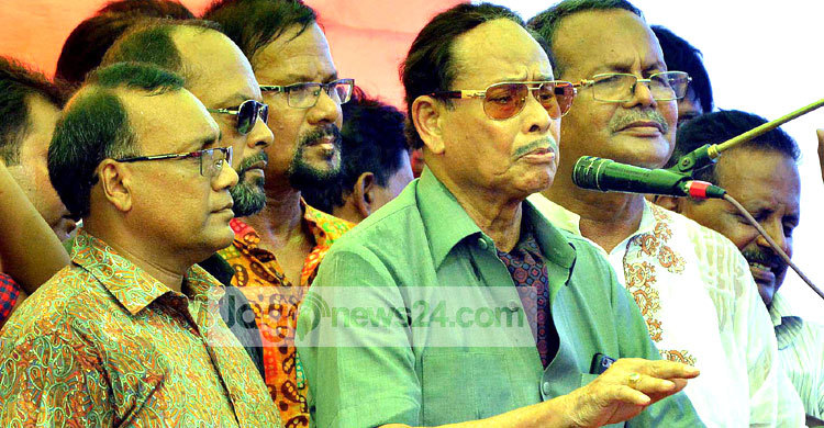 বন্যার্তদের পাশে দাঁড়িয়ে সরকারকে সহযোগিতা করতে চাই