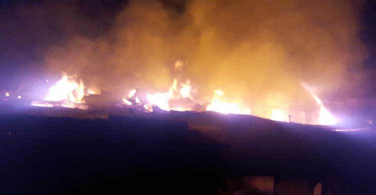 গাজীপুরে ঝুটের গুদামে আগুন