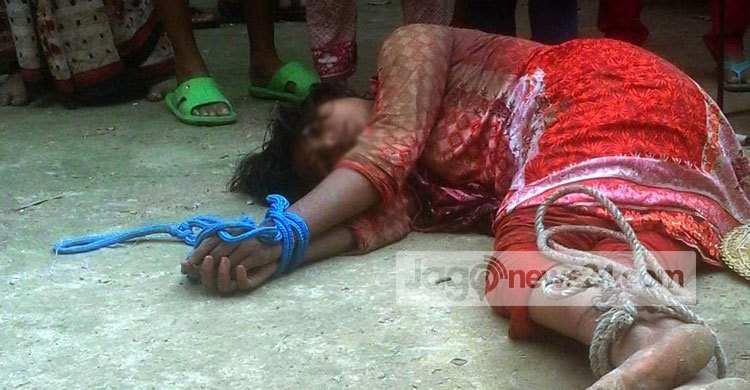রশি দিয়ে বেঁধে নির্যাতন! 