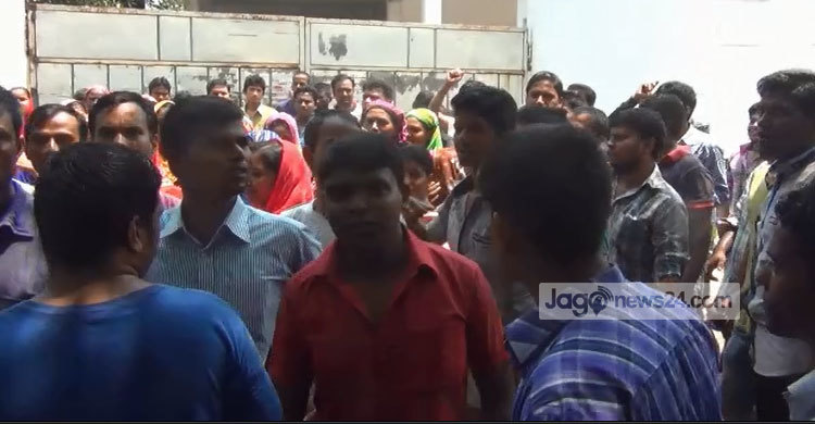 বকেয়া বেতনের দাবিতে গাজীপুরে পোশাক শ্রমিকদের অসন্তোষ (ভিডিও)