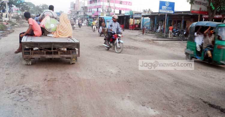 দাশুড়িয়া ট্রাফিক মোড় এখন মরণফাঁদ