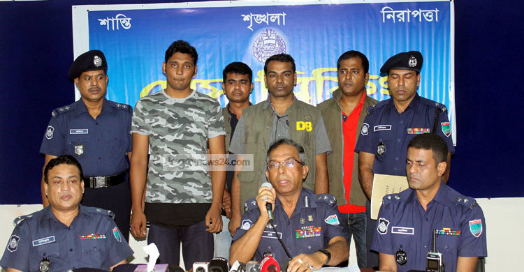 ‘চায়ের দোকানে আড্ডার মাঝেই ক্লাস নেয়া হতো’