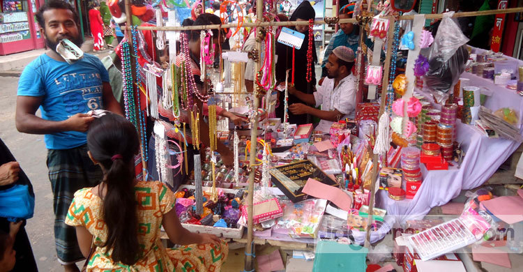 নকল পণ্যে সয়লাব ঝালকাঠির ঈদ বাজার 