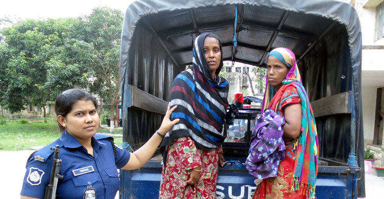 ঝিনাইদহে চুরির দায়ে দুই নারী আটক 