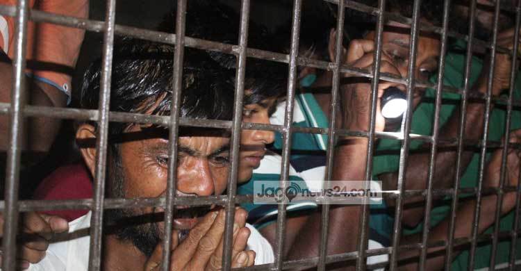 ঝিনাইদহে কচুভর্তি ট্রাক উল্টে নিহত ৫