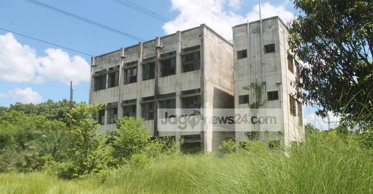 জঙ্গলে ঘেরা বাক ও শ্রবণ প্রতিবন্ধী প্রশিক্ষণ কেন্দ্রটি