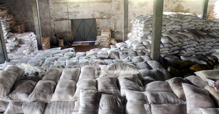 বাফার গোডাউন থেকে দেড় কোটি টাকার সার গায়েব