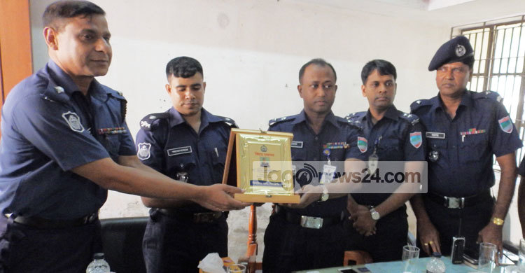 ঝিনাইদহের এসপি ও ওসিকে বদলি