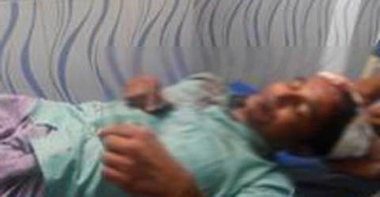 বাসের ছাদ থেকে পড়ে স্কুলছাত্রের মৃত্যু