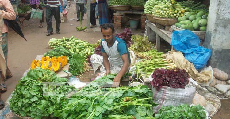 ঝিনাইদহে সবজির দাম বাড়ায় দিশেহারা নিম্ন আয়ের মানুষ