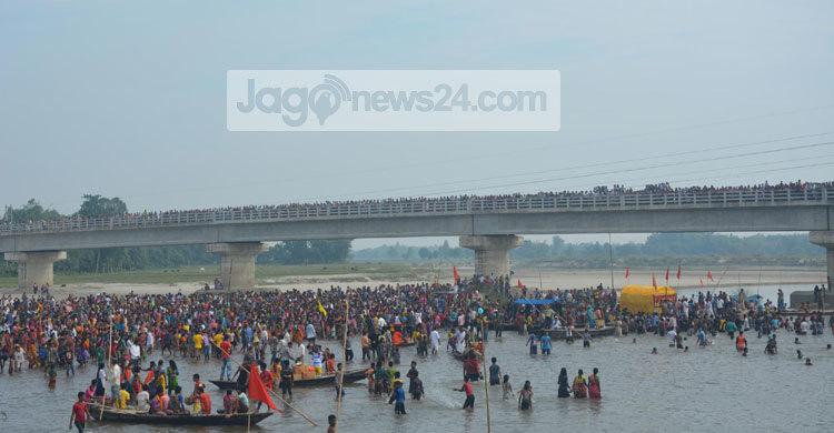 কান্তজিউ বিগ্রহ যাচ্ছে রাজবাড়িতে