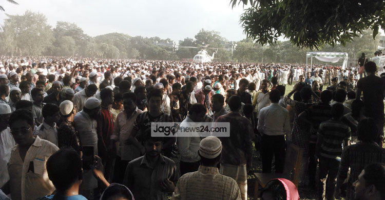 জীবিত কবির চেয়ে মৃত কবি যেন অনেক শক্তিশালী