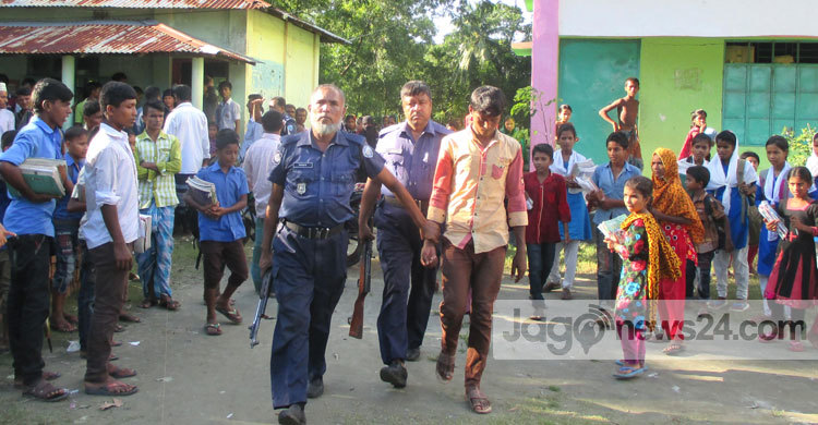 প্রেমের প্রস্তাবে সাড়া না দেওয়ায় মাদরাসাছাত্রীকে মারধর