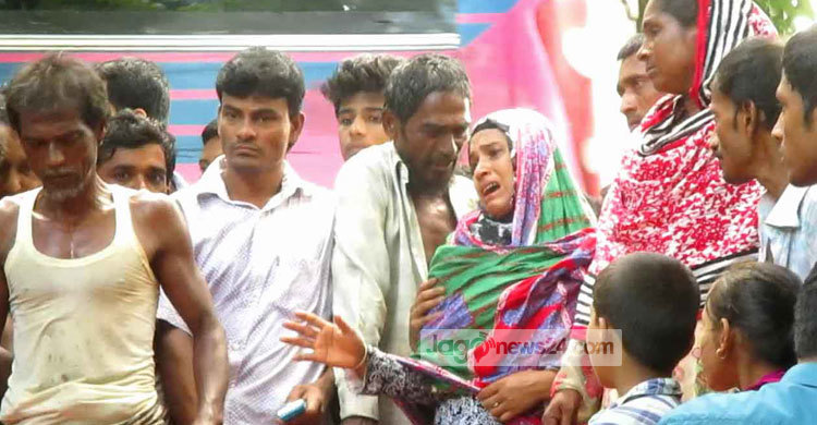 লক্ষ্মীপুরে বাসের ধাক্কায় নিহত ২