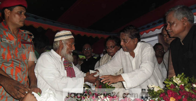 আপনারা শুধু প্রধানমন্ত্রীর জন্য মন খুলে দোয়া করবেন 