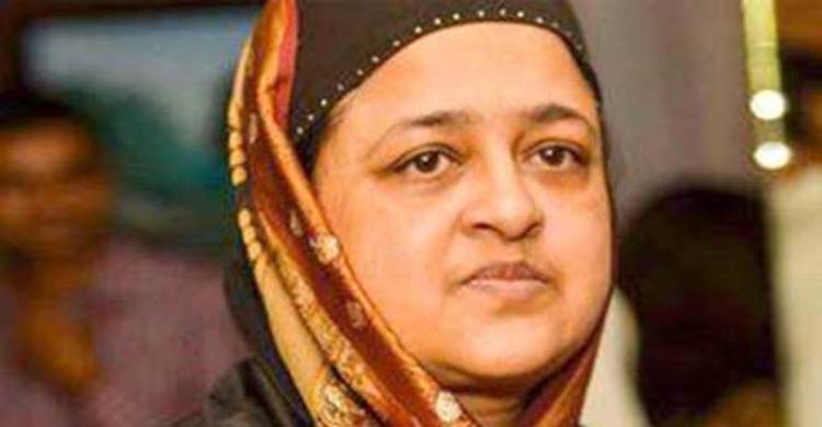 ইলিয়াসপত্নী লুনাকে খালেদার অনন্য উপহার!