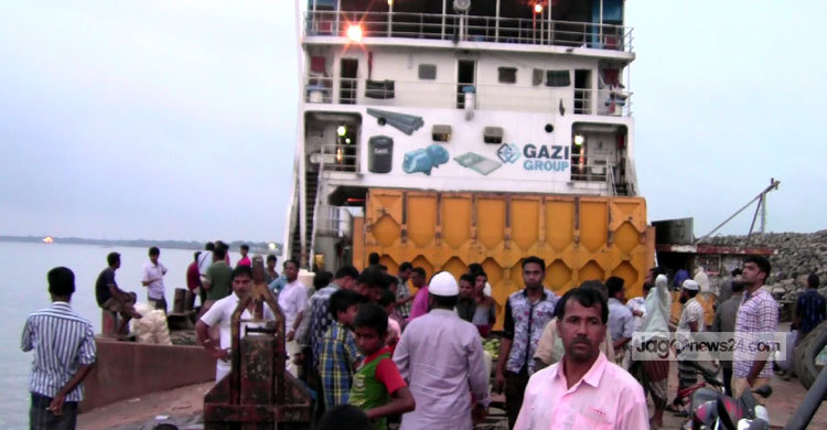 কাওড়াকান্দি-শিমুলিয়া রুটে ফেরি চলাচল বন্ধ