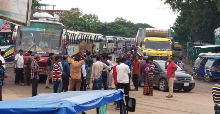 পাটুরিয়া-দৌলতদিয়ায় যানবাহন পারাপারে অচলাবস্থা