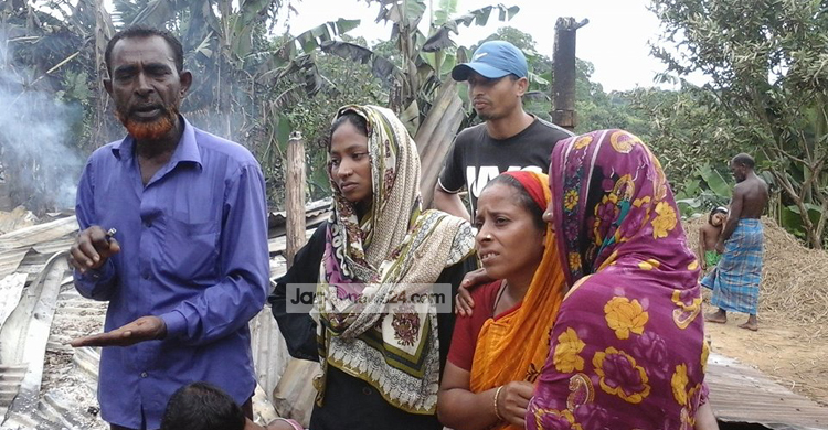 মাটিরাঙ্গায় আগুনে বসত-বাড়ি পুড়ে ছাই