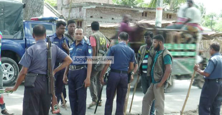মেহেরপুরে পুলিশ সদস্যকে কুপিয়ে জখম : আটক ২