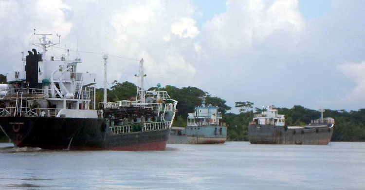 নৌ-ধর্মঘট : মংলা বন্দরে পণ্য পরিবহন বন্ধ