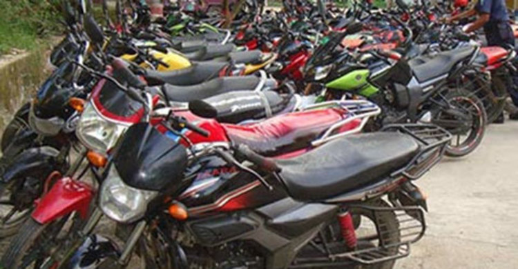 মোটরসাইকেল ধরতে র‌্যাবের অভিনব কৌশল