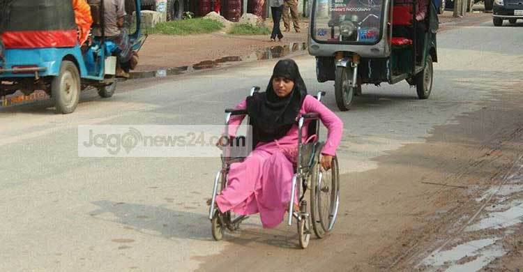 প্রতিবন্ধিতার কাছে হার মানেনি শিমু