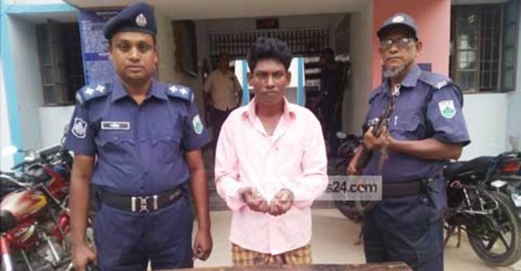 ধামইরহাটে অস্ত্রসহ আন্তঃজেলা ডাকাত সদস্য গ্রেফতার