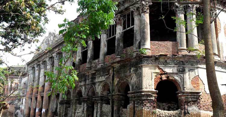 শেষ রক্ষা হলো না দুবলহাটি রাজবাড়ির