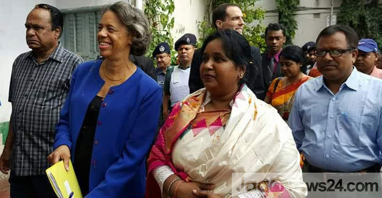 `বাংলাদেশের পুলিশ সাহসিকতার সঙ্গে সন্ত্রাস মোকাবিলা করছে`