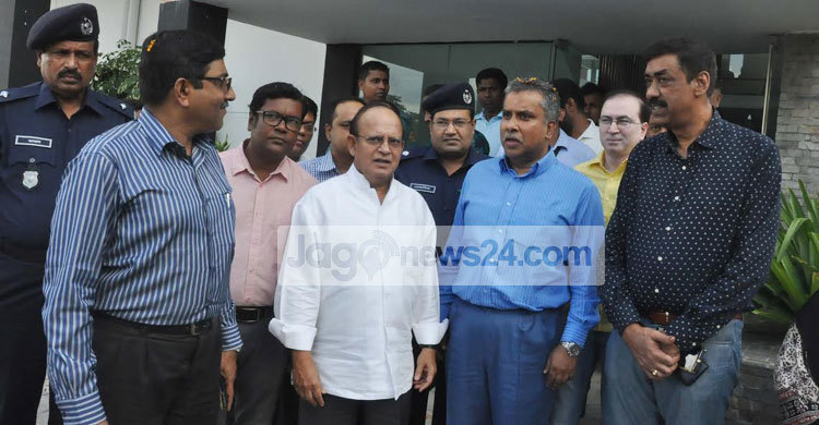 রামপাল নিয়ে চিলে কান নেয়ার অবস্থার সৃষ্টি হয়েছে