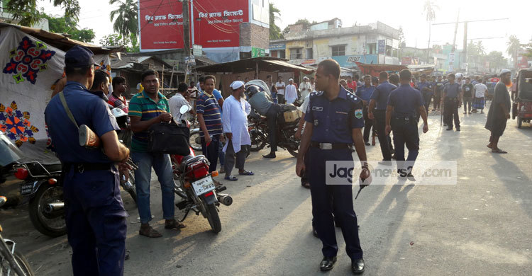 নাটোরে পুলিশের অভিযানে গ্রেফতার ১৬