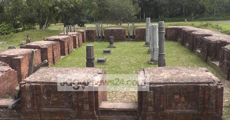 অযত্ন অবহেলায় পড়ে আছে কেন্দুয়ার রোয়াইল বাড়ি দুর্গ