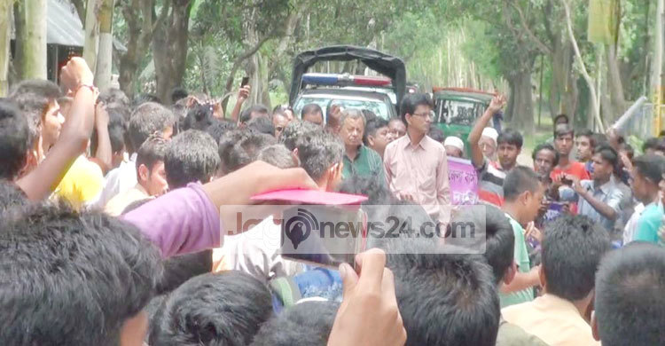 আটোয়ারীতে এমপি নাজমুল অবরুদ্ধ