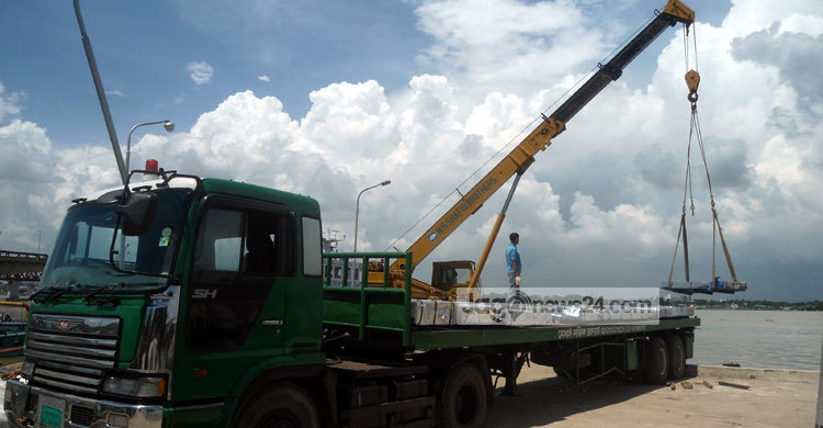 শুল্ক দিয়ে ত্রিপুরায় গেল ভারতীয় রড