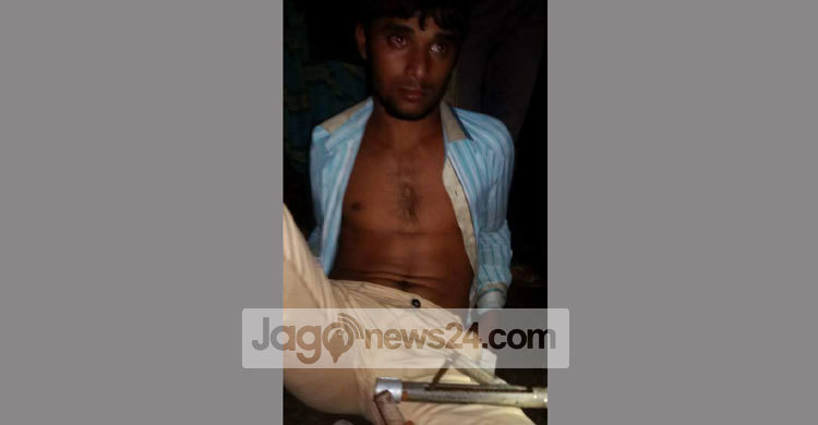 অস্ত্রসহ সন্ত্রাসী সাত্তার আটক 