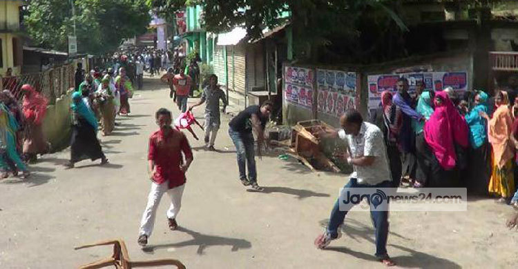 নেত্রকোনায় মহিলা লীগের সম্মেলনে ভাঙচুর