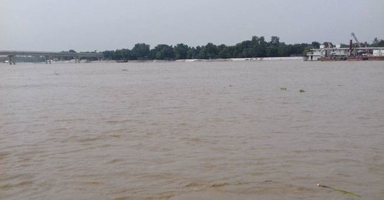 পদ্মায় গোসল করতে নেমে শিক্ষার্থী নিখোঁজ