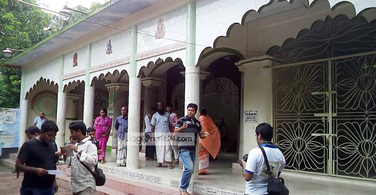 পিরোজপুরে তিন মন্দিরের পুরোহিতকে হত্যার হুমকি 