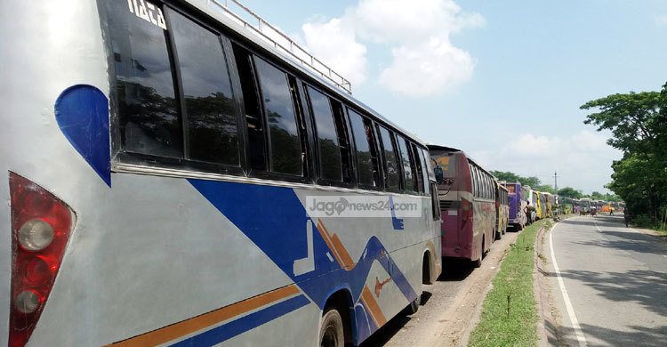 দৌলতদিয়ায় বাড়ছে যানজট  