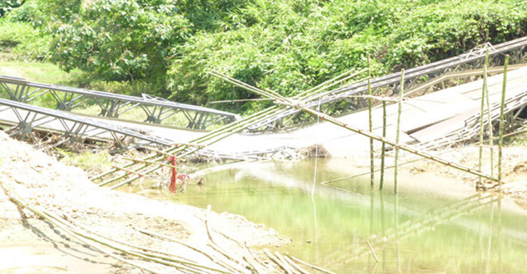 রাঙামাটি-বান্দরবান সড়ক যোগাযোগ বিচ্ছিন্ন