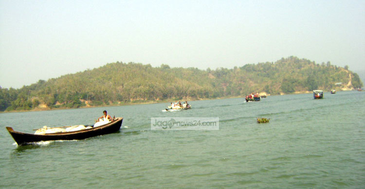 আশঙ্কাজনক হারে কমে যাচ্ছে কাপ্তাই হ্রদের মাছ উৎপাদন