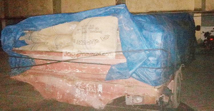 সিরাজগঞ্জে ৬৫ বস্তা ভিজিএফ’র চালসহ আটক ২