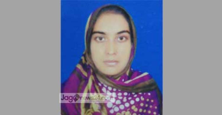 সহপাঠীদের বই ধার করে জিপিএ-৫ পেল শারমিনা