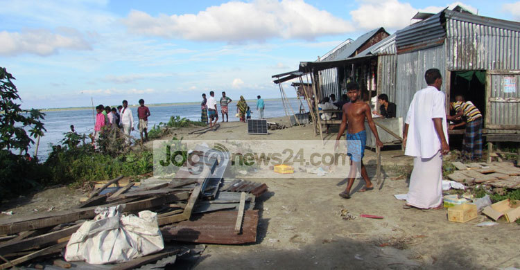 জাজিরায় পদ্মার ভাঙন : নিখোঁজ ২