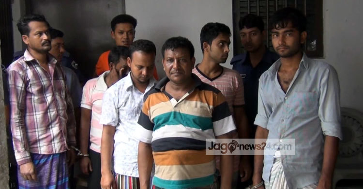 সাতক্ষীরায় সাঁড়াশি অভিযানে আটক ৩৫