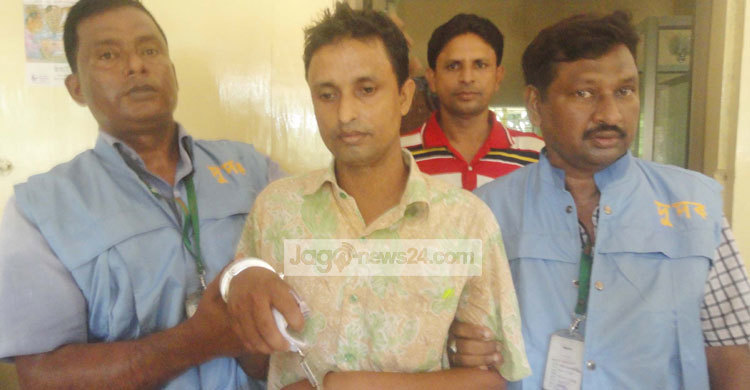 ঘুষ লেনদেনের সময় দুদকের হাতে অফিস সহকারী আটক 