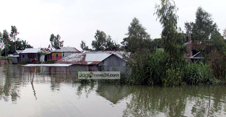 সিরাজগঞ্জে নিম্নাঞ্চল প্লাবিত : পানিবন্দী লাখো মানুষ