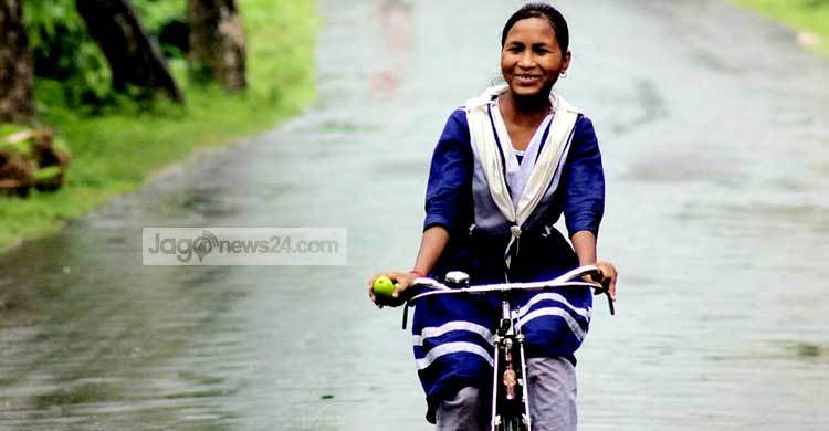এভাবেই এগিয়ে চলছে ঠাকুরগাঁওয়ের শ্রাবন্তীরা