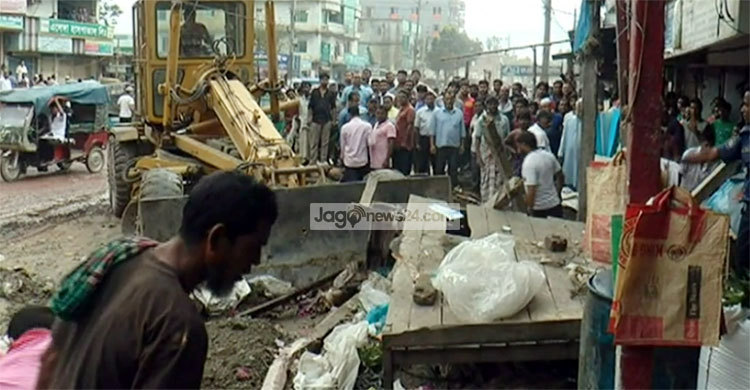 ঈদ উপলক্ষে এলেঙ্গায় অবৈধ স্থাপনা উচ্ছেদ